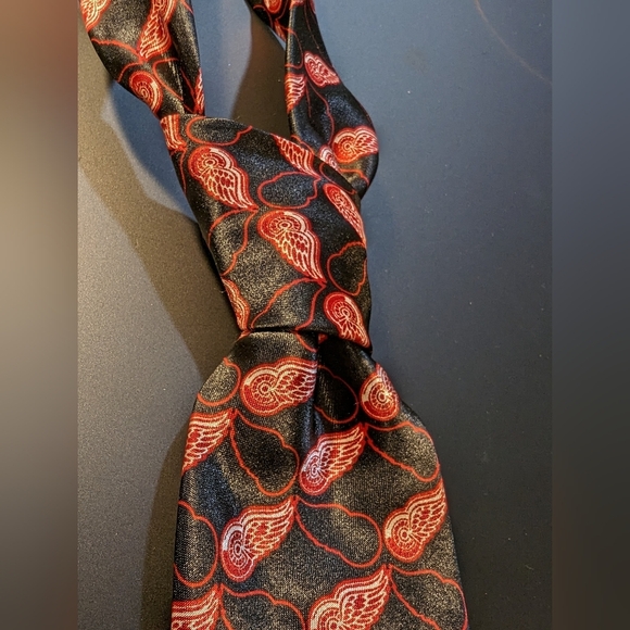 Detroit Red Wings tie - Picture 2 of 4